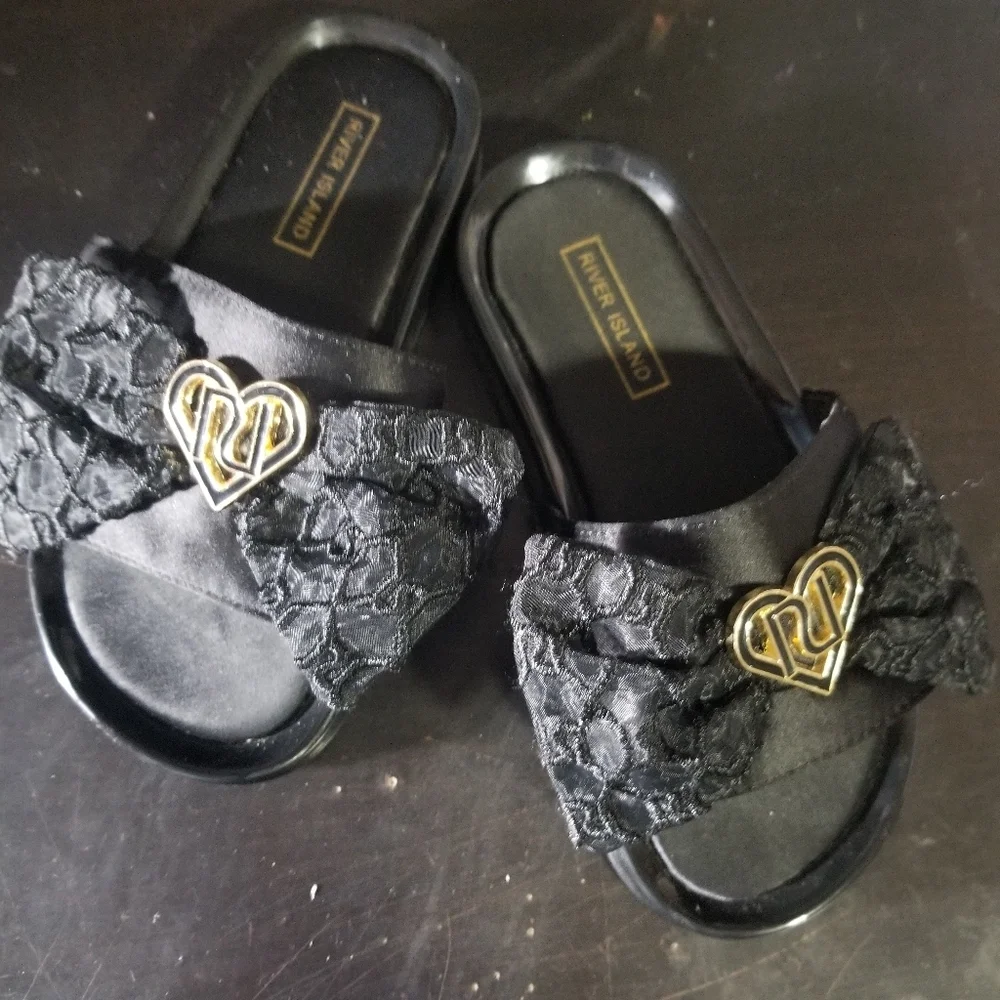 Little Girl River Island black bow slippers size 11